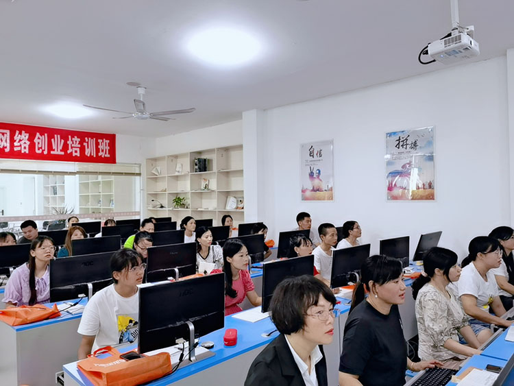 ������ѵ